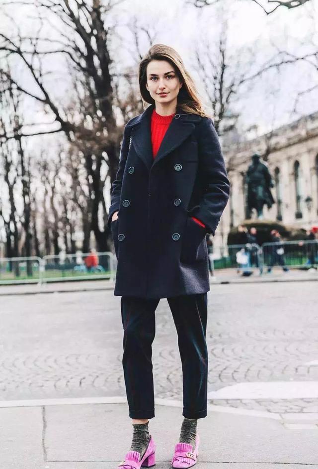 2019年流行色“嘉年紅”火了，顯白又時髦！