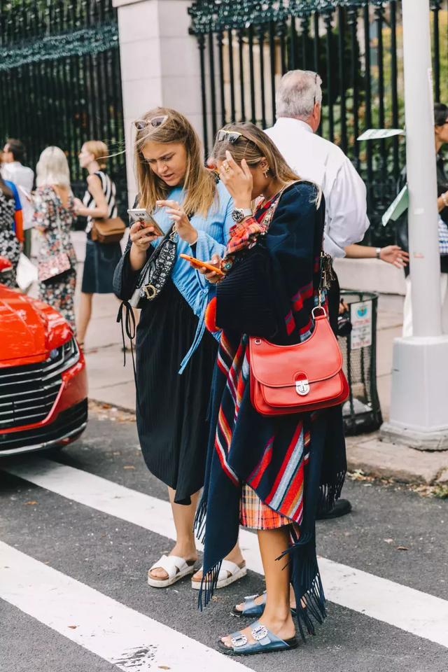 2019年流行色“嘉年紅”火了，顯白又時髦！