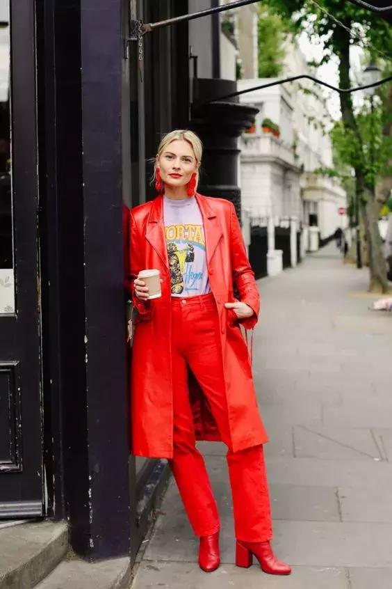 2019年流行色“嘉年紅”火了，顯白又時髦！