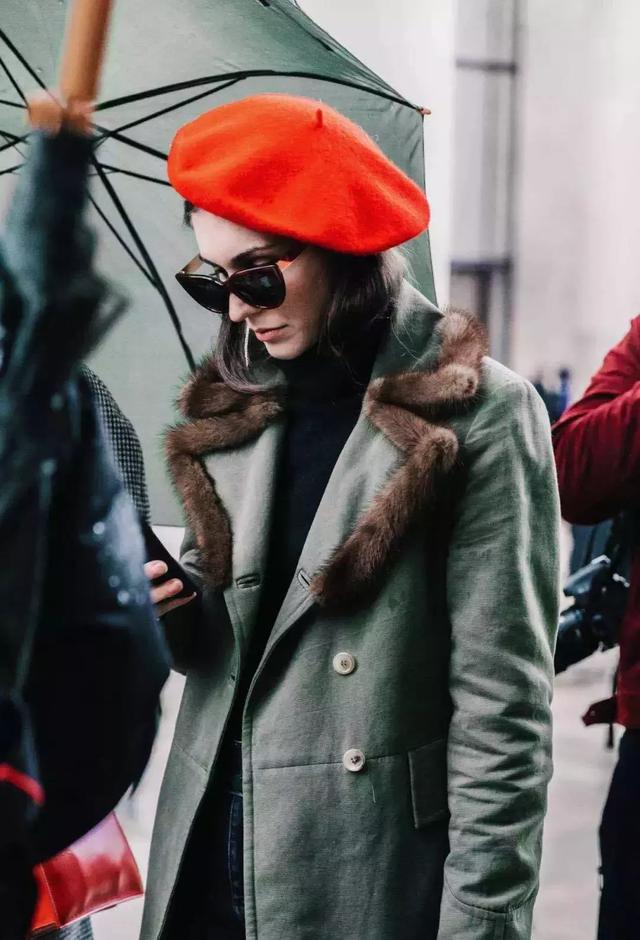 2019年流行色“嘉年紅”火了，顯白又時髦！