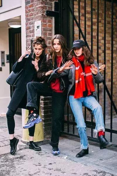 2019年流行色“嘉年紅”火了，顯白又時髦！