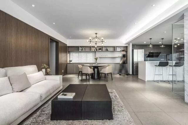 簡約的灰色地磚，貼得真好看！