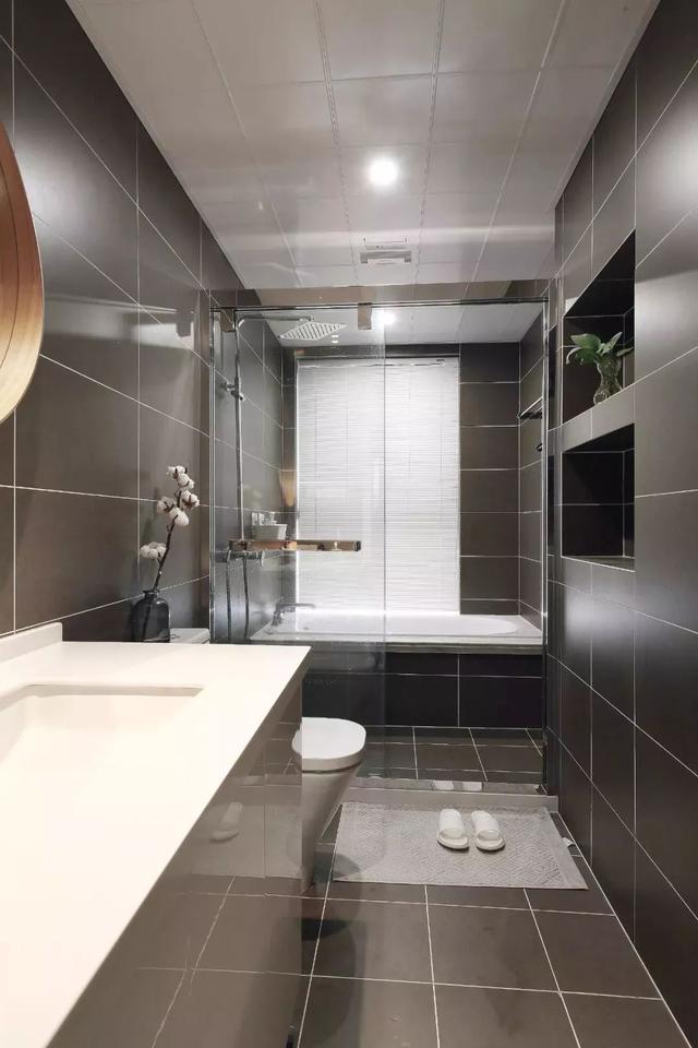 簡約的灰色地磚，貼得真好看！