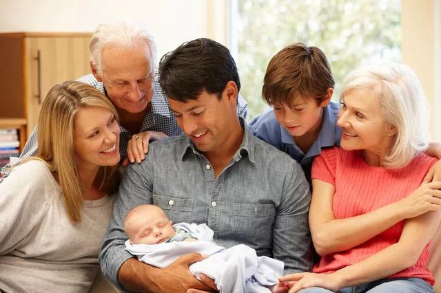 婚後，給老人錢，有講究！