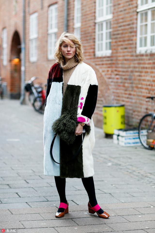 大批節日來襲，我靠皮毛一體大衣在合照中C位出道！