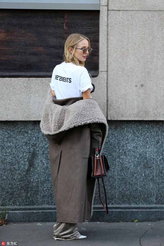 大批節日來襲，我靠皮毛一體大衣在合照中C位出道！