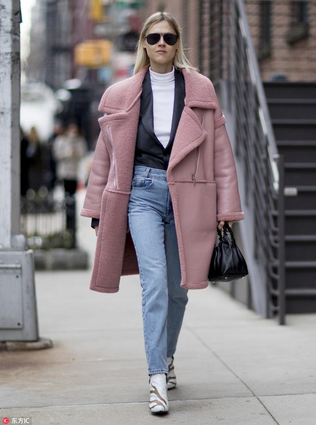 大批節日來襲，我靠皮毛一體大衣在合照中C位出道！