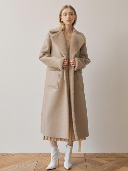 大批節日來襲，我靠皮毛一體大衣在合照中C位出道！