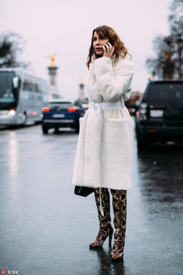 大批節日來襲，我靠皮毛一體大衣在合照中C位出道！