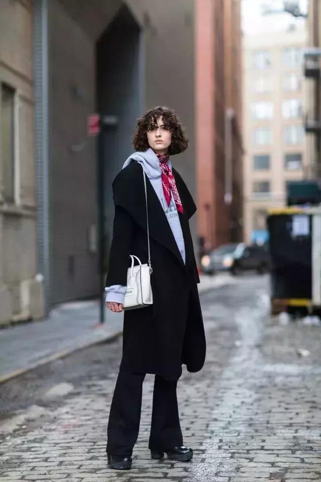 衛衣+大衣=時髦炸了！