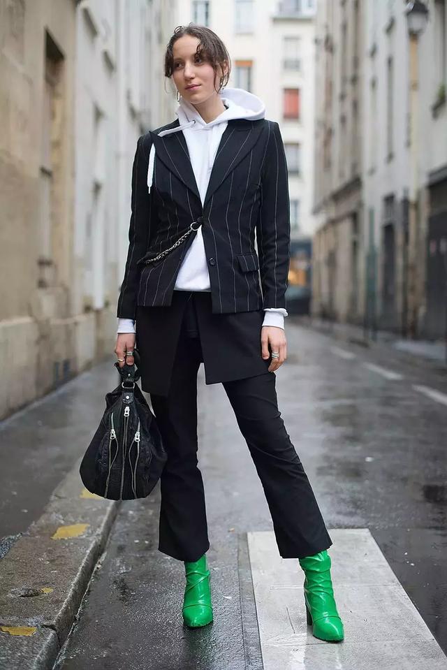 衛衣+大衣=時髦炸了！