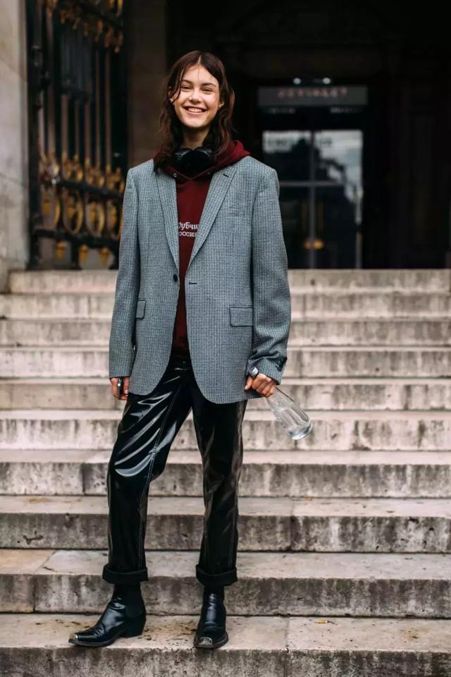 衛衣+大衣=時髦炸了！