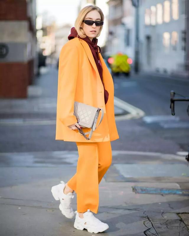 衛衣+大衣=時髦炸了！