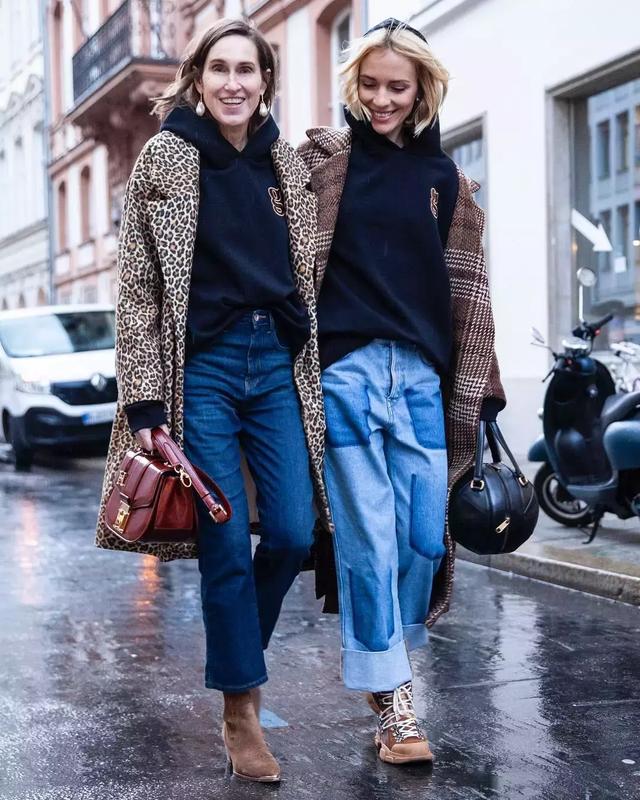 衛衣+大衣=時髦炸了！