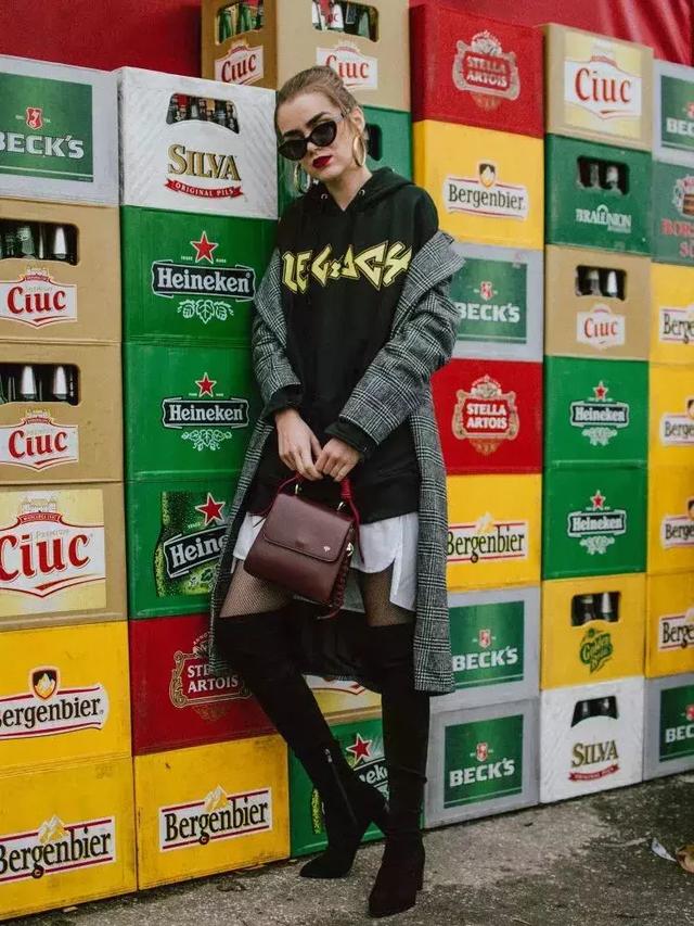 衛衣+大衣=時髦炸了！