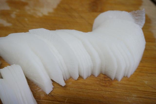 自製醃蘿蔔，注意這一點，酸甜爽脆，健康開胃，醃完就能吃