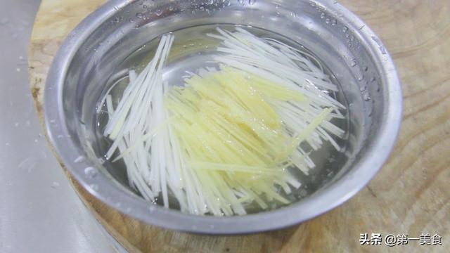 青菜怎樣做翠綠不變色？ 大廚如此巧妙做法，一點就通