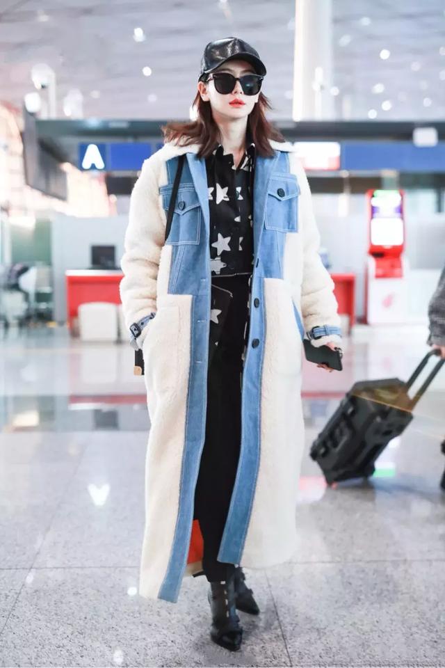 火了3年的毛毛大衣，今年穿依舊時髦！ 尤其是這件白色“顆粒絨”