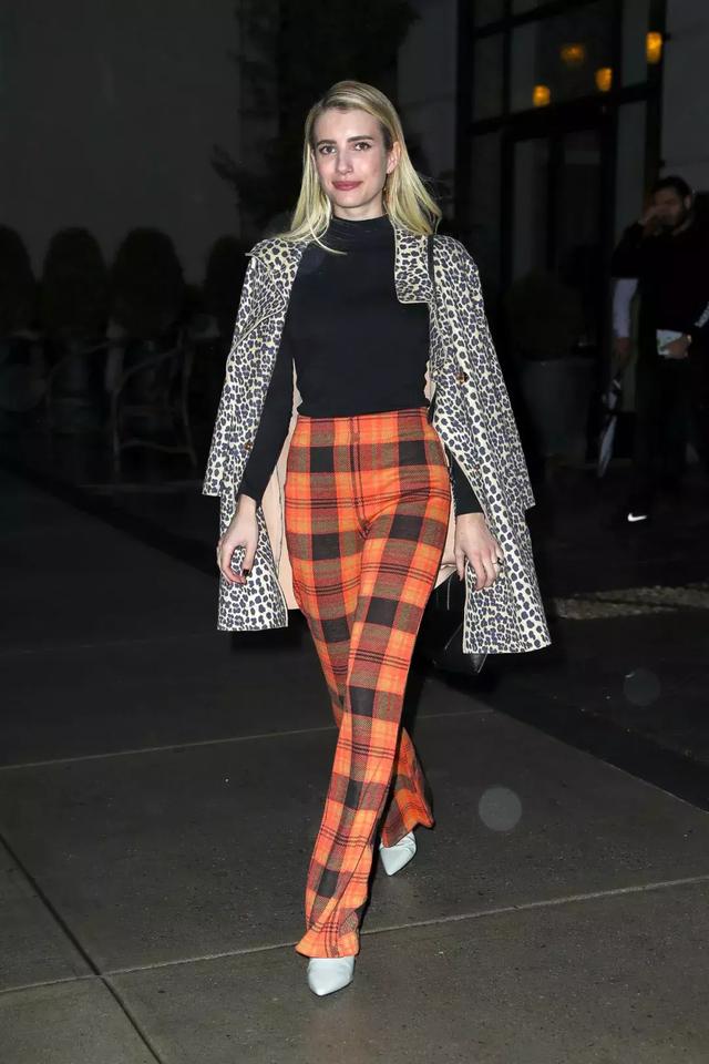 大衣羽絨服裡面穿什麼？ 一件黑色打底衫全搞定