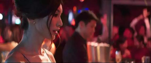 Valentino不再僅僅是”仙女裙“的代名詞，這季演繹全新“氣勢恢弘的美”