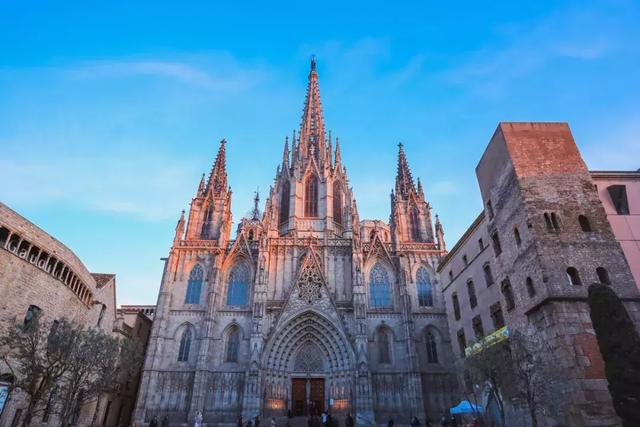 簡單有趣的歐洲建築指南，教你30秒分辨各種建築風格！