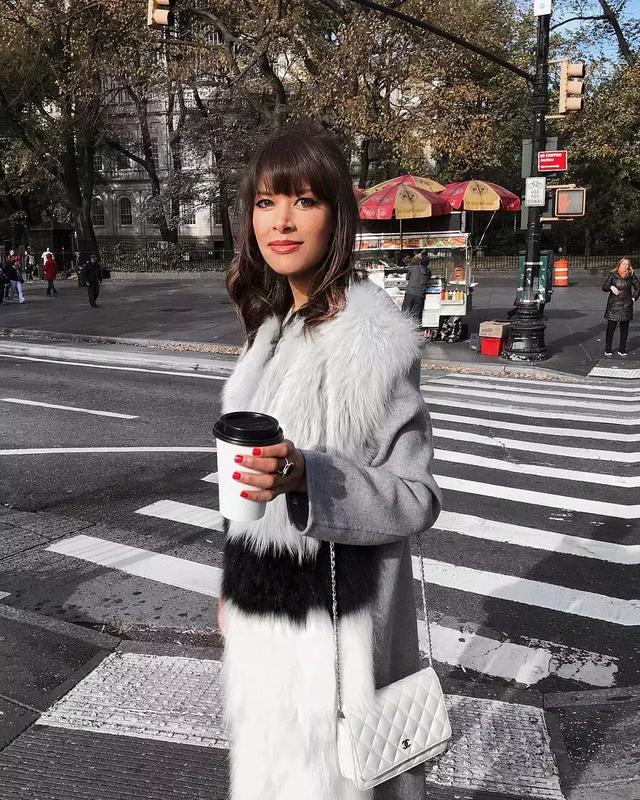 2019時尚IN操作，外套領子加點毛！