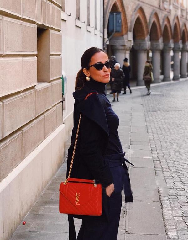 越簡單越好看，大衣+高領衫穿出高級感！