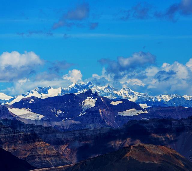 有思想的人，大多都不合群