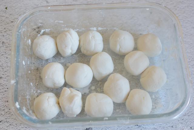 煮湯圓到底是用涼水還是熱水？ 學會這麼煮，滑溜溜真好吃