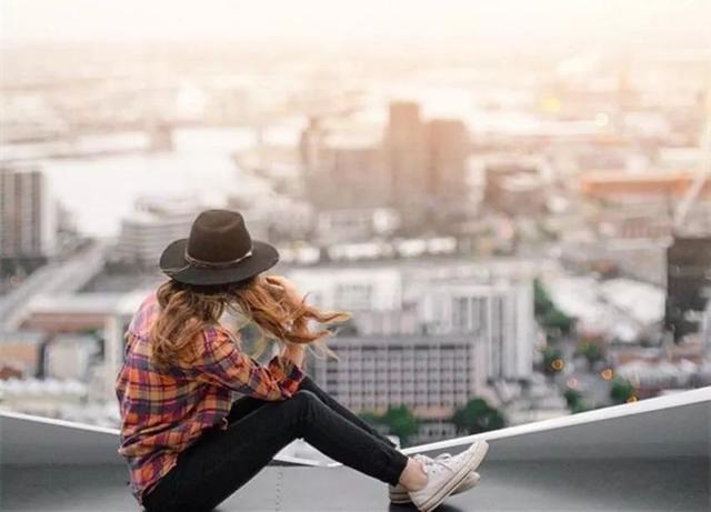 我在等一個人，陪我美麗的老去