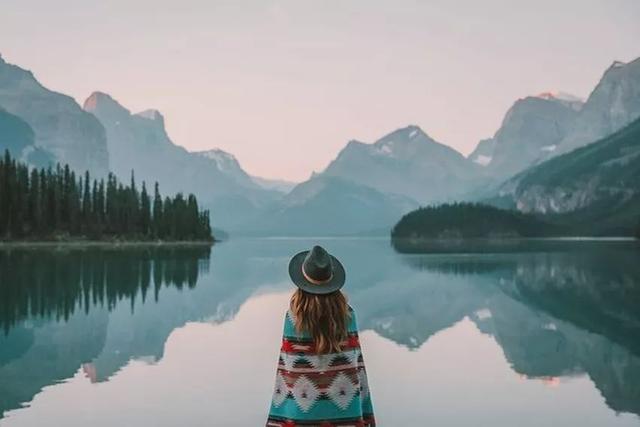 我在等一個人，陪我美麗的老去