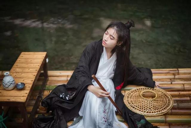 別人只是過客，自己才是主角！