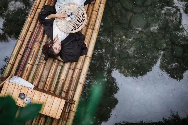 別人只是過客，自己才是主角！