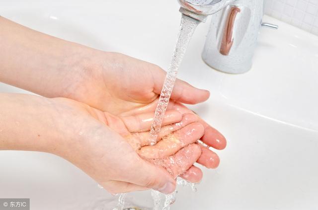 胃酸會引起口臭？ 除了要養腸胃，還要做好這4件事，預防胃病口臭