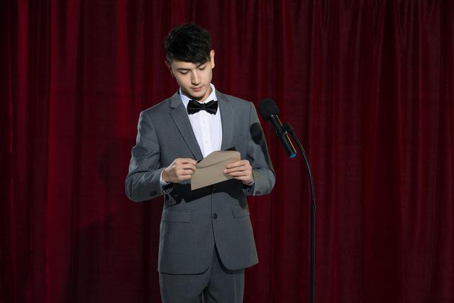 出現這4種情況，說明你被同事排擠了，小心被辭退！