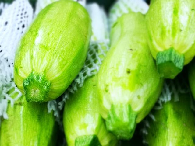 早起的鳥有蟲吃春意萌動人吃啥？