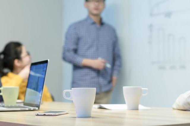 30歲之前，一定要遠離這4種人，不然很難成功！