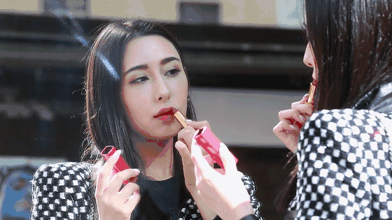 林允宋茜都在穿小香風外套，真有“初戀緣”！