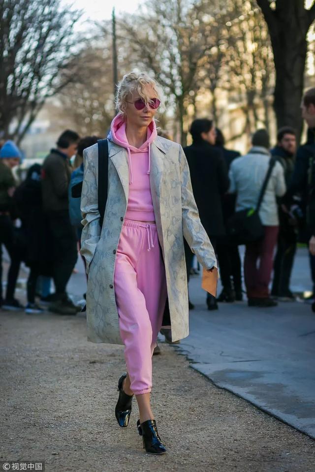 開春最潮風衣已入手,內搭呢?