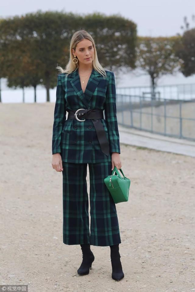 闊腿褲配襪靴,粗短腿的救星