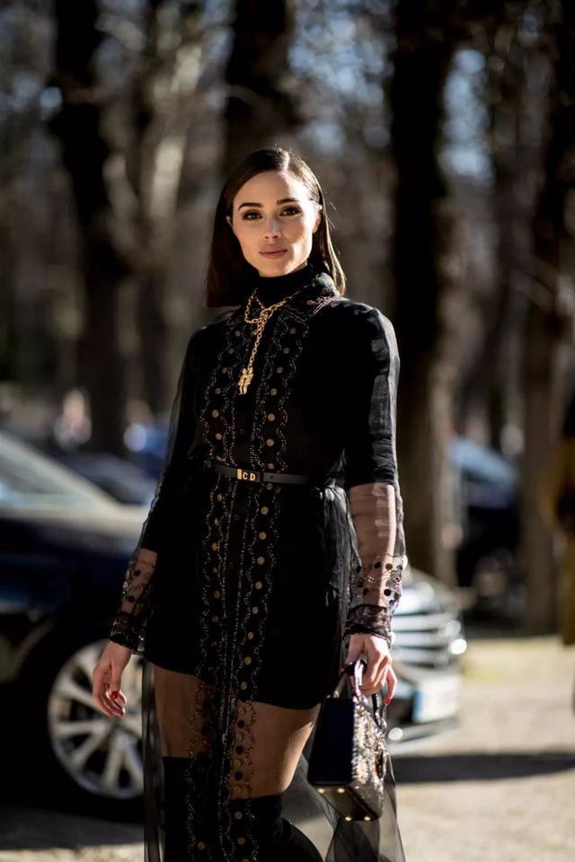 今年最時髦的元素竟然是一條鐵鎖鏈?