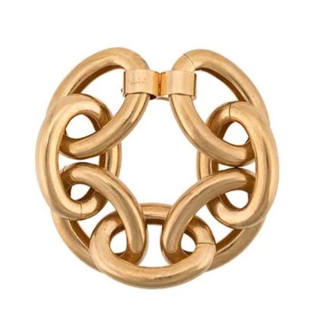 今年最時髦的元素竟然是一條鐵鎖鏈?