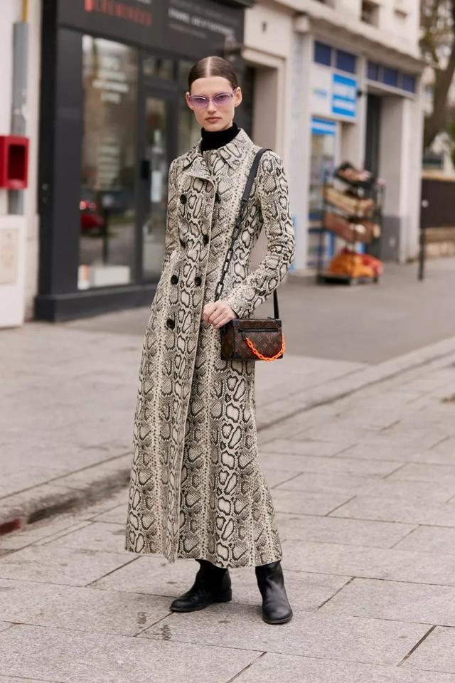 今年最時髦的元素竟然是一條鐵鎖鏈?