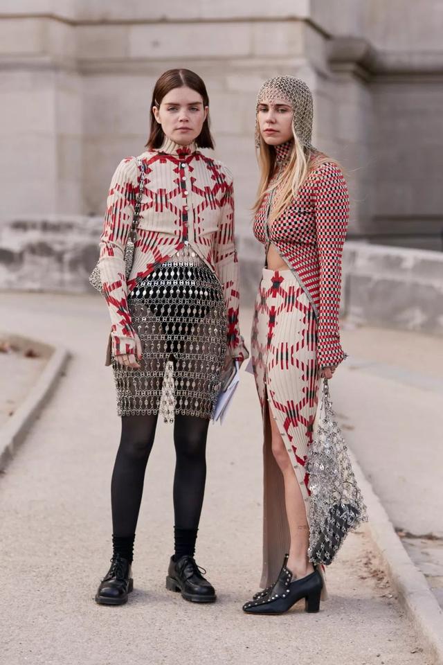 今年最時髦的元素竟然是一條鐵鎖鏈?