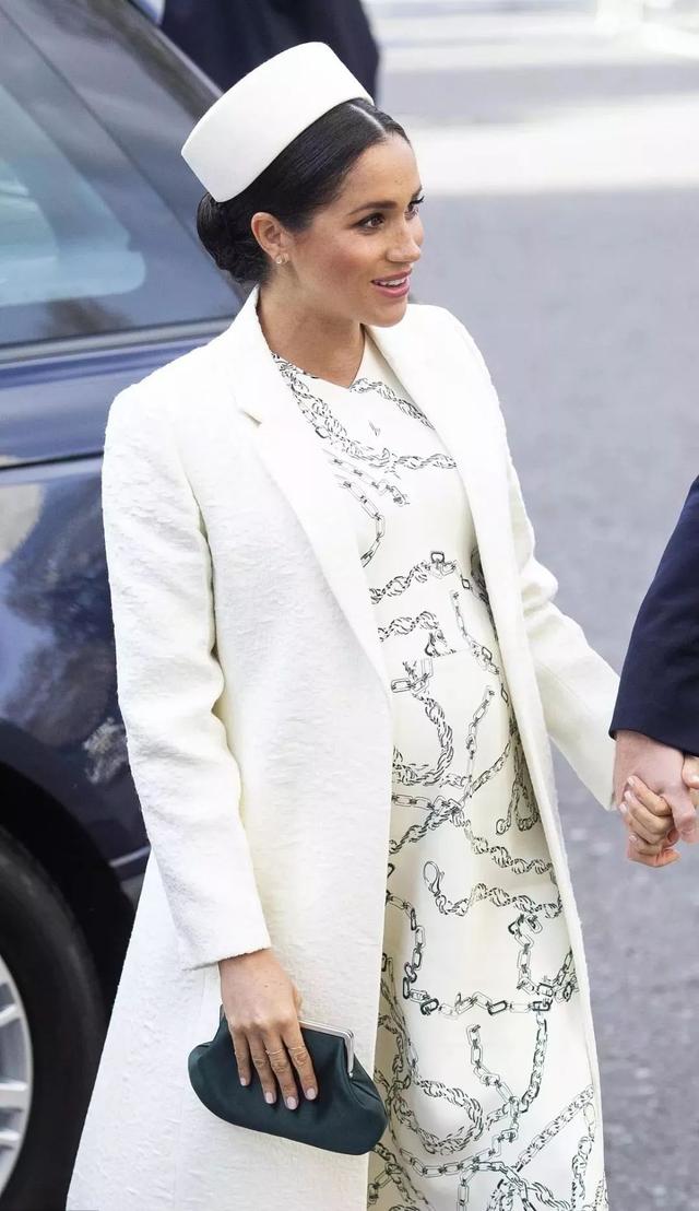 今年最時髦的元素竟然是一條鐵鎖鏈?