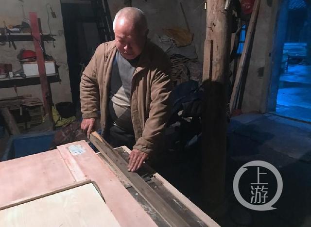 98歲老太登門還50年前工錢：欠債一定還還了才安心