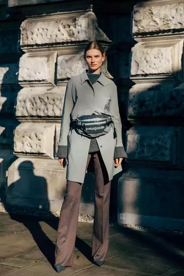 大衣+針織衫,25歲的你穿得最好看！