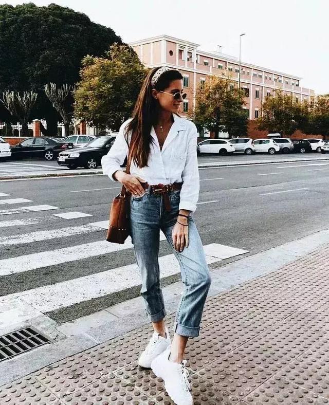 春天九分褲+運動鞋搭配，現在還不快快pick起來？