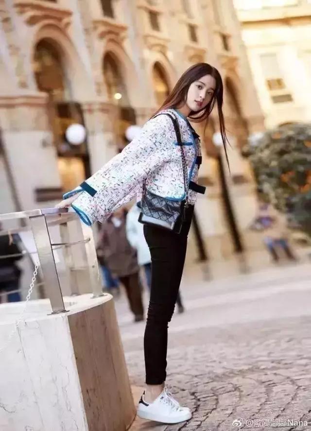 春天九分褲+運動鞋搭配，現在還不快快pick起來？