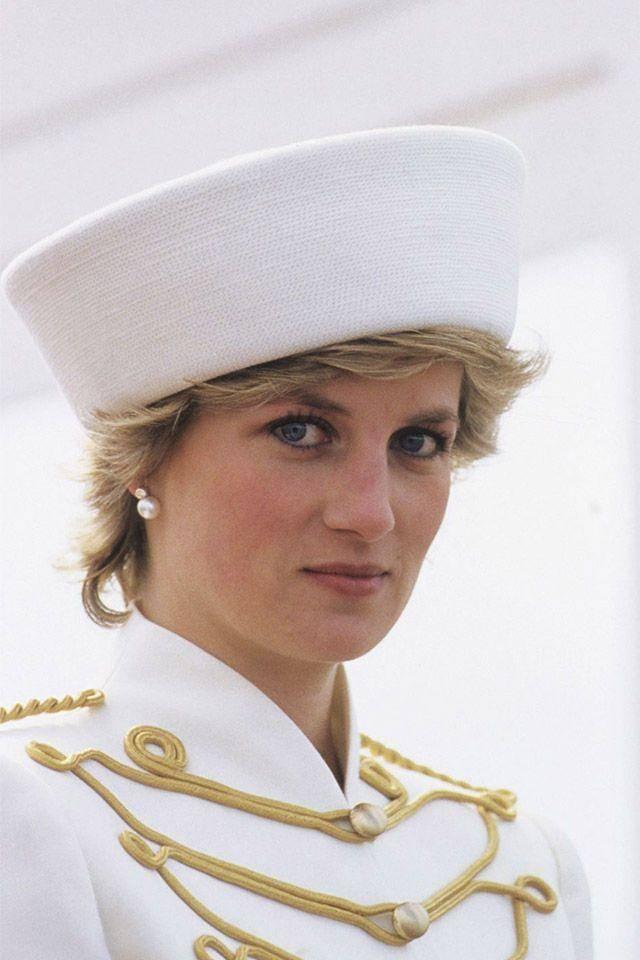 王妃帽子裡藏了多少心機?從戴安娜,凱特到梅根沒有一個